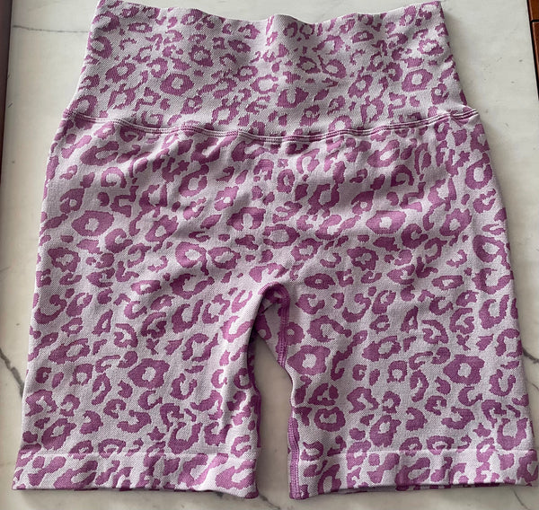 SEAMLESS LEOPARD SCRUNCH BUTT- PURPLE